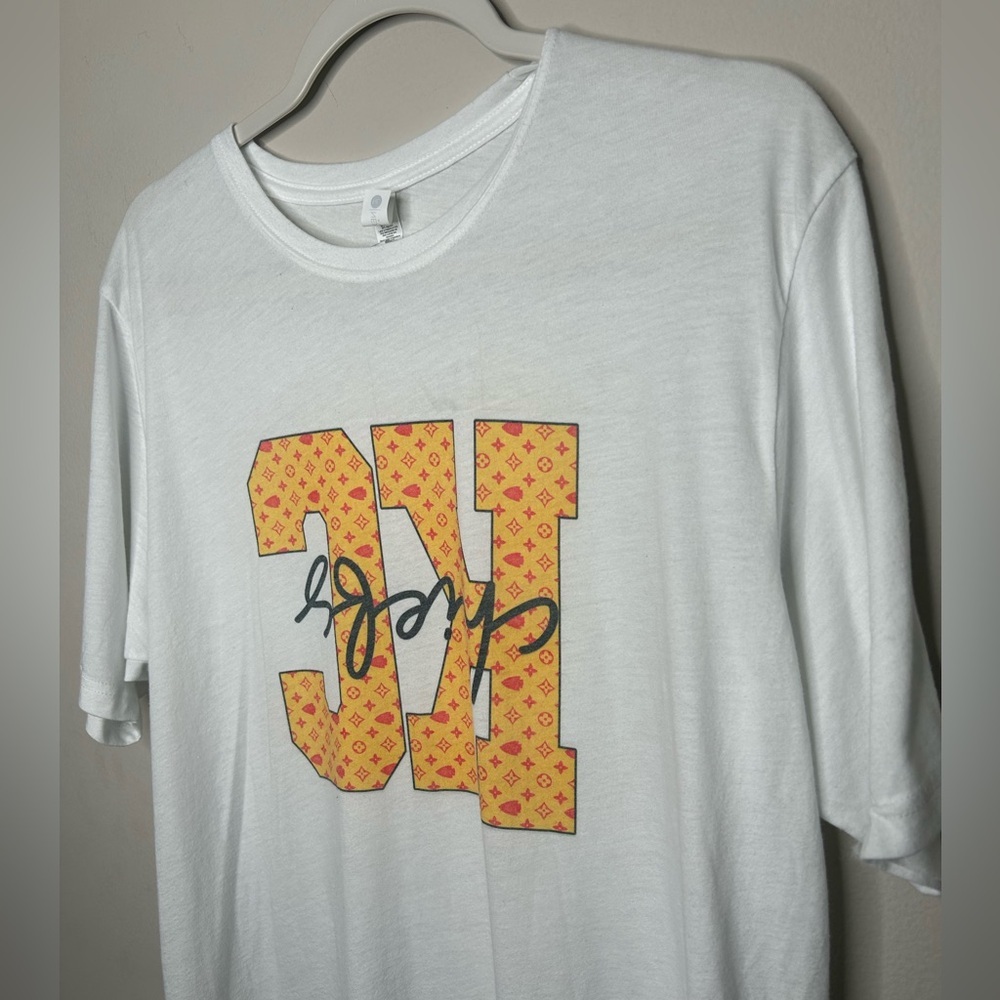 KC Kansas City Chiefs Football Fan Luxury Print Short Sleeved White T Shirt XL - Picture 3 of 8